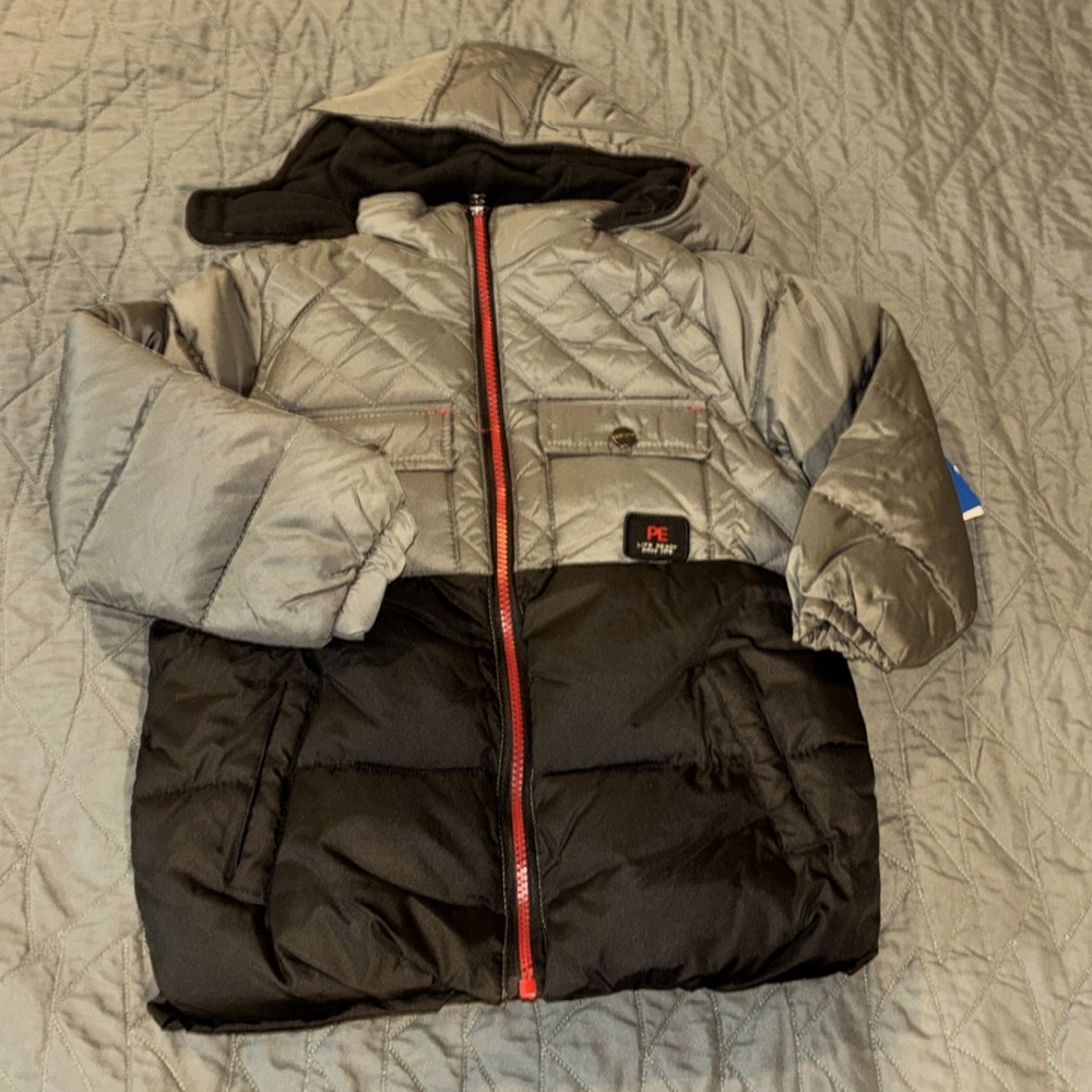New NWT Perry Ellis Boy hooded gray black size 5 jacket